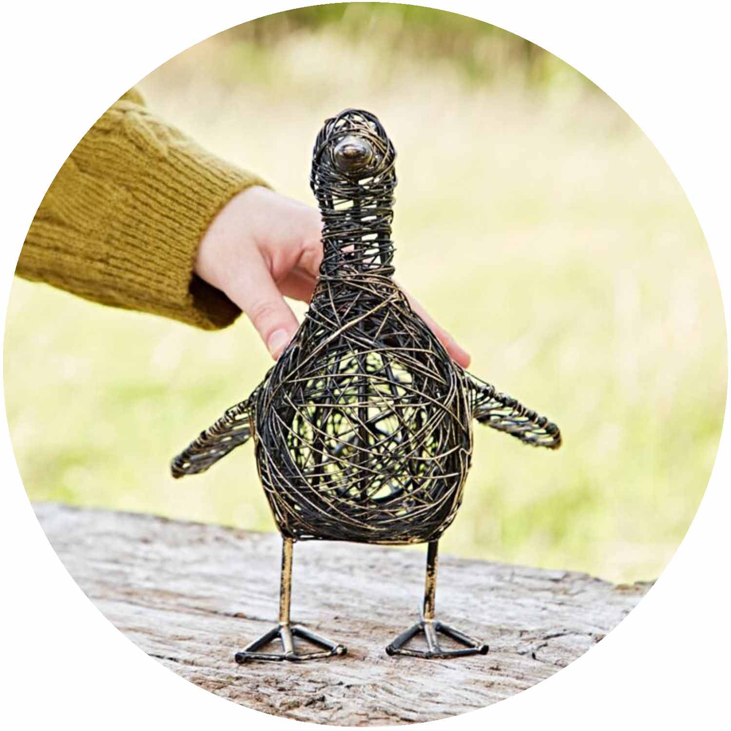 (PH) Kriti Small Flapping Duck Wire Garden Ornament