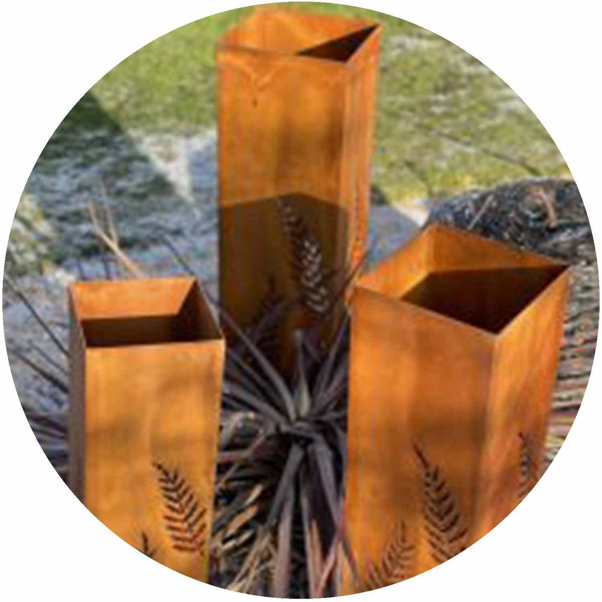 (EC) Rustic Fern Leaf Column
